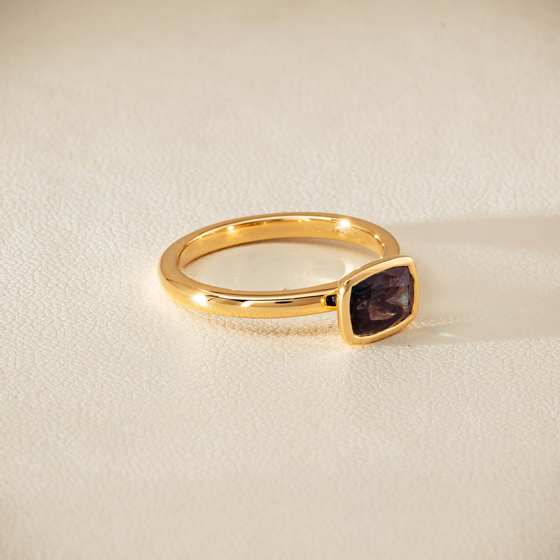 18ct Yellow Gold 1.23ct Teal Sapphire Rubover Set Ring - Ring - Walker & Hall