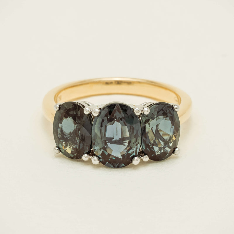 18ct Yellow Gold 5.58ct Green Sapphire Odyssey Ring
