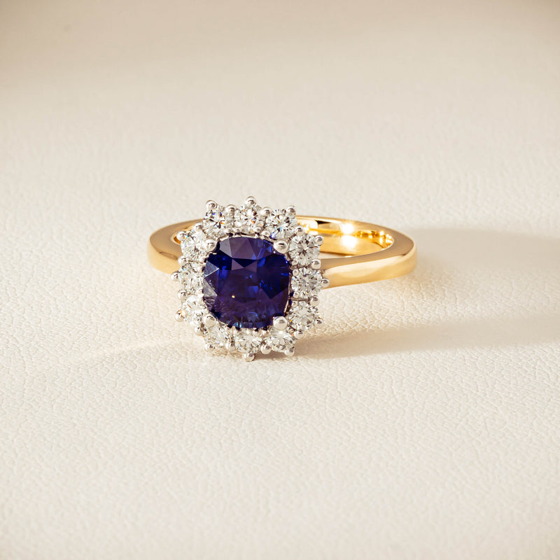 18ct Yellow Gold 2.00ct Sapphire & Diamond Belle Ring