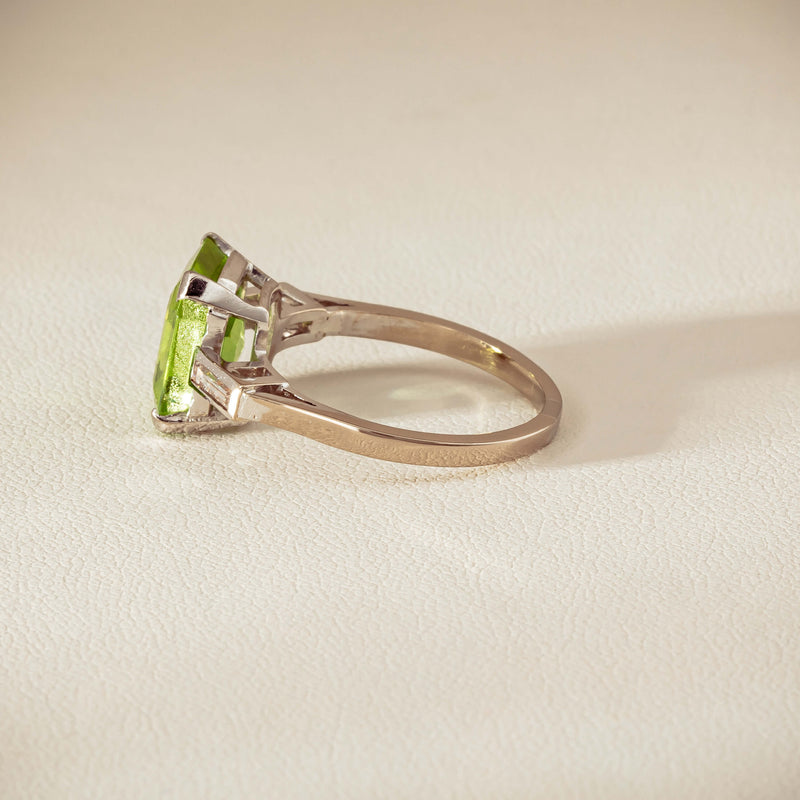 Deja Vu 18ct White Gold Peridot & Diamond Ring