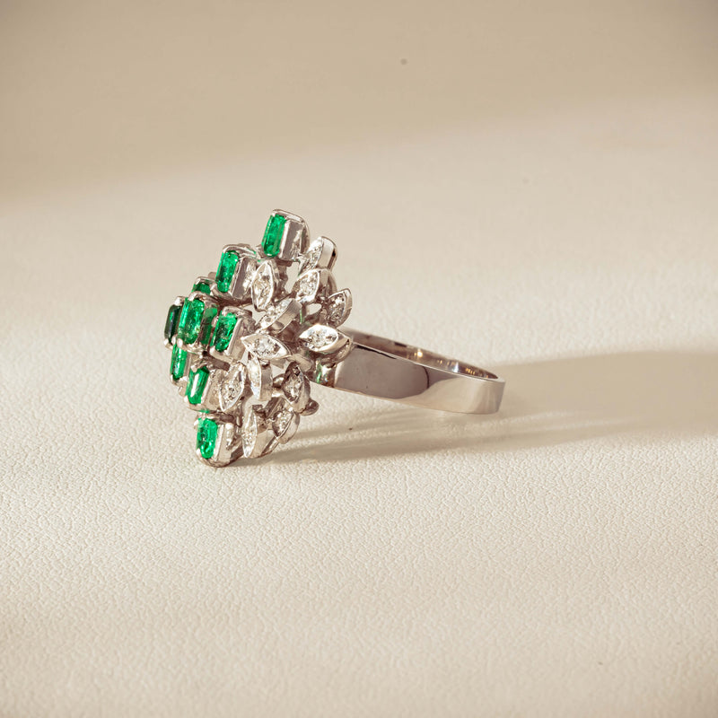 Vintage 13ct White Gold Emerald & Diamond Cluster Ring