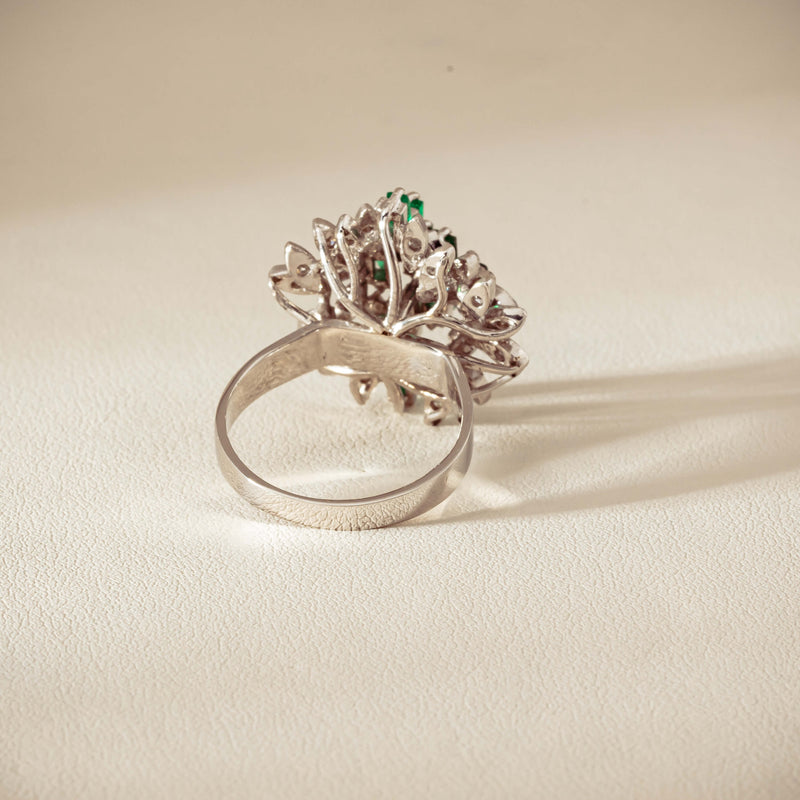 Vintage 13ct White Gold Emerald & Diamond Cluster Ring