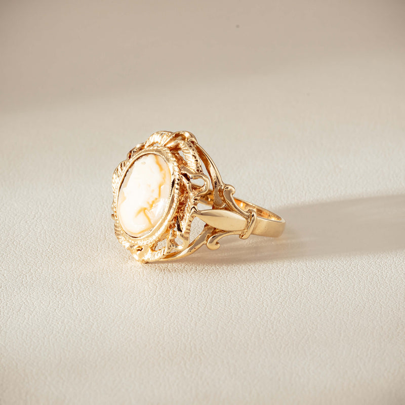 Deja Vu 9ct Yellow Gold Decorative Cameo Ring - London 1976