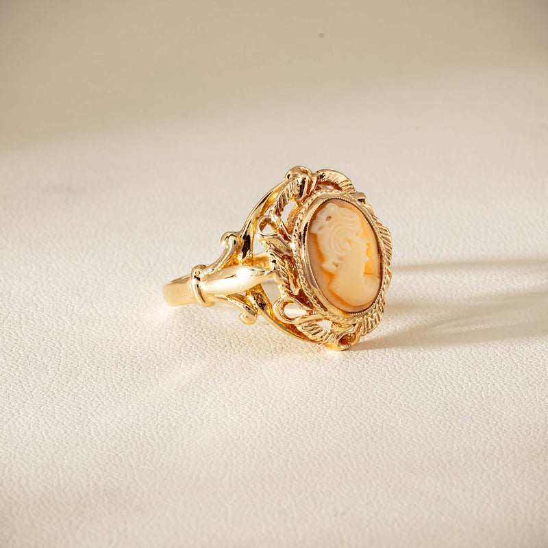 Deja Vu 9ct Yellow Gold Decorative Cameo Ring - London 1976