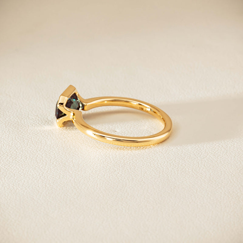 18ct Yellow Gold 2.05ct Green Sapphire Elle Ring