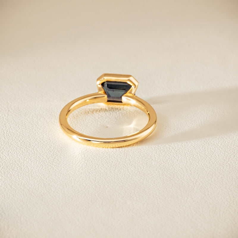 18ct Yellow Gold 2.05ct Green Sapphire Elle Ring