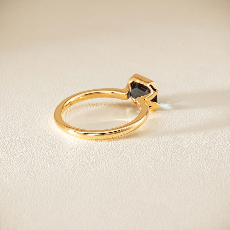 18ct Yellow Gold 2.05ct Green Sapphire Elle Ring