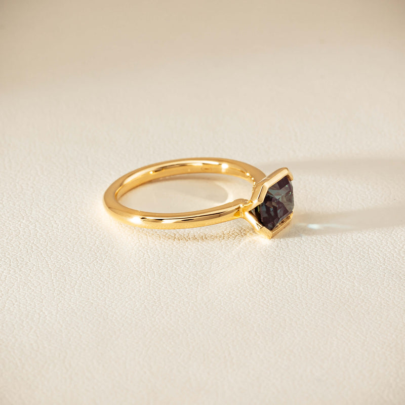18ct Yellow Gold 2.05ct Green Sapphire Elle Ring