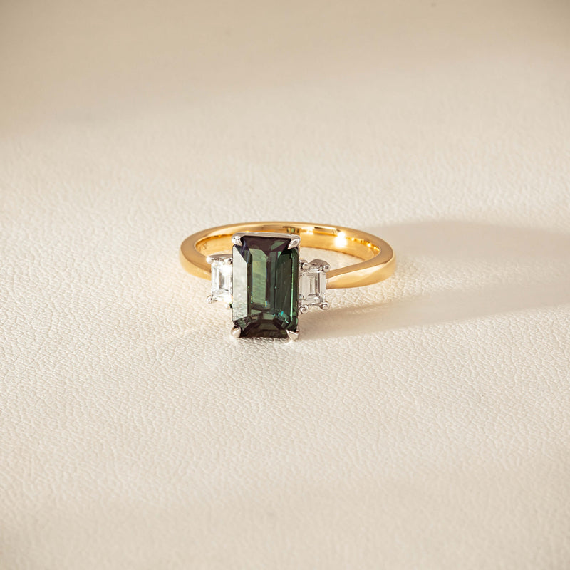 18ct Yellow Gold 2.35ct Green Sapphire Diamond Odyssey Ring
