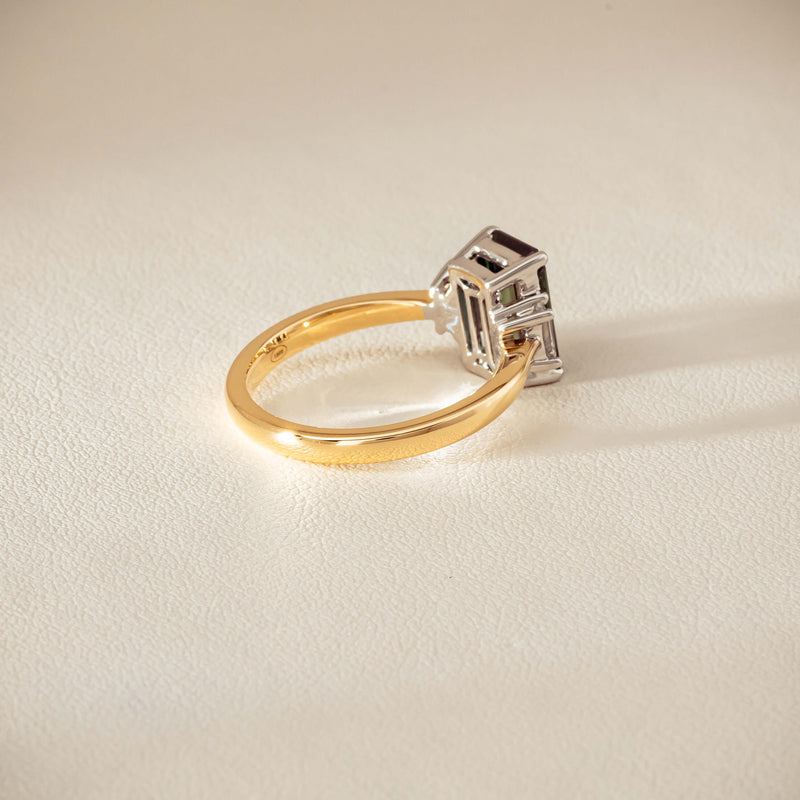 18ct Yellow Gold 2.35ct Green Sapphire Diamond Odyssey Ring
