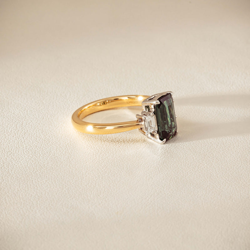18ct Yellow Gold 2.35ct Green Sapphire Diamond Odyssey Ring