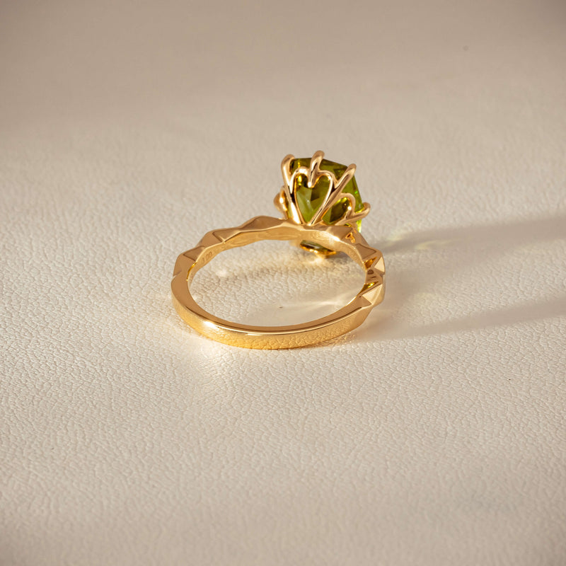Deja Vu 18ct Yellow Gold 3.00ct Peridot Ring