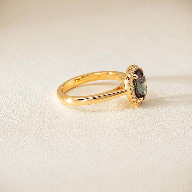 18ct Yellow Gold 2.37ct Green Sapphire & Diamond Nina Ring