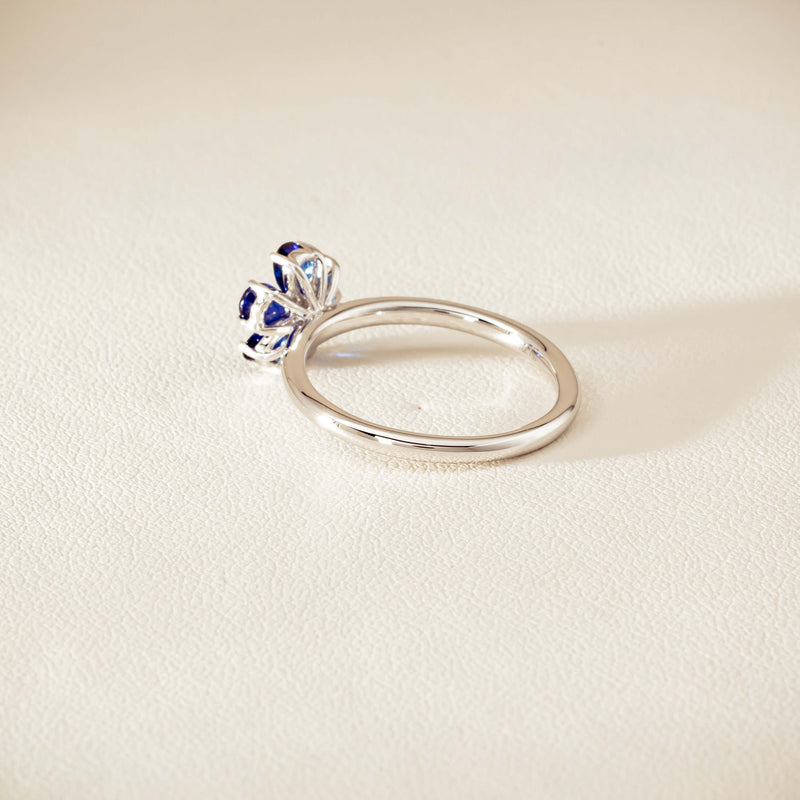 18ct White Gold Sapphire & Diamond Forget-Me-Not Ring