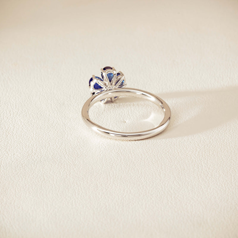 18ct White Gold Sapphire & Diamond Forget-Me-Not Ring