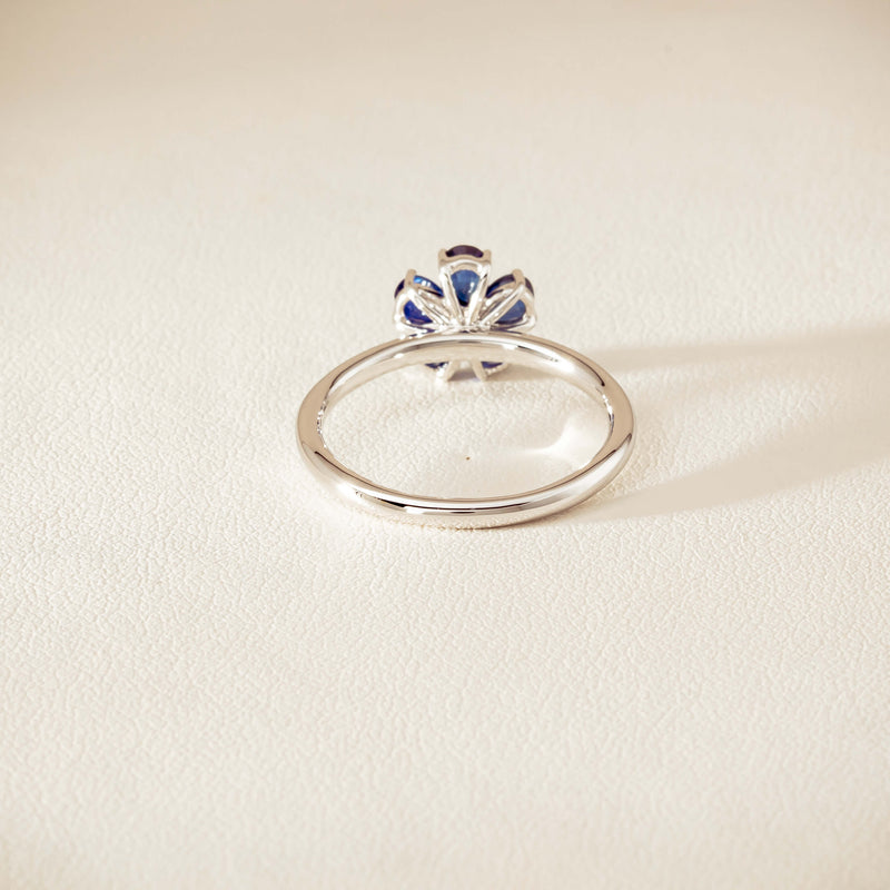 18ct White Gold Sapphire & Diamond Forget-Me-Not Ring
