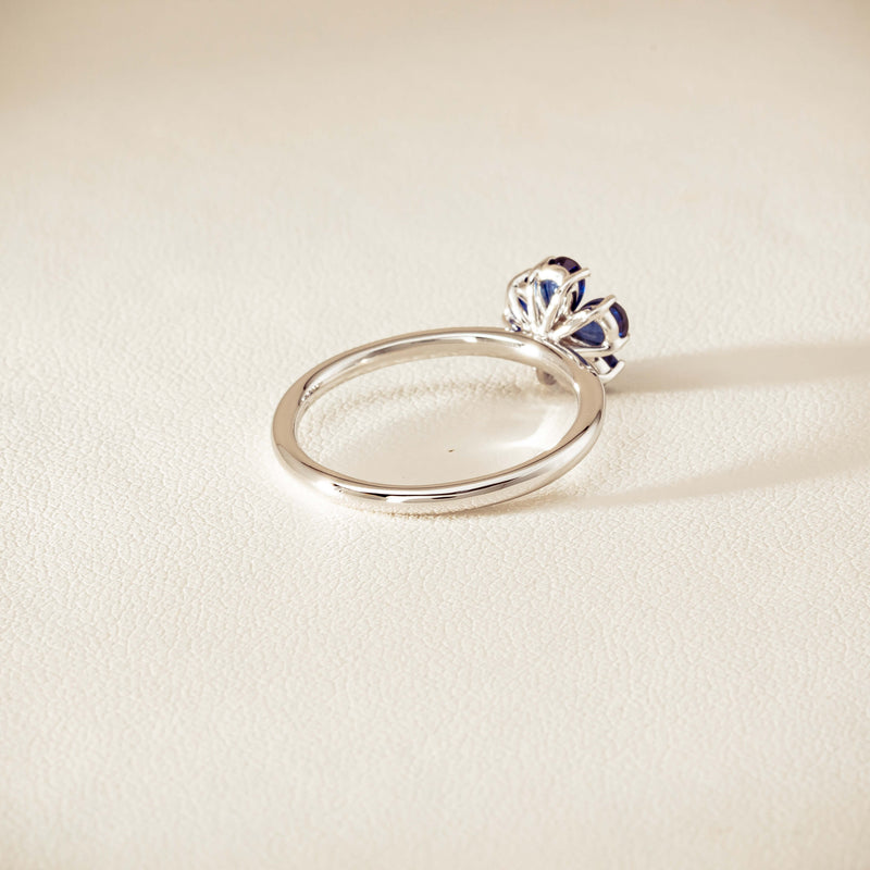 18ct White Gold Sapphire & Diamond Forget-Me-Not Ring