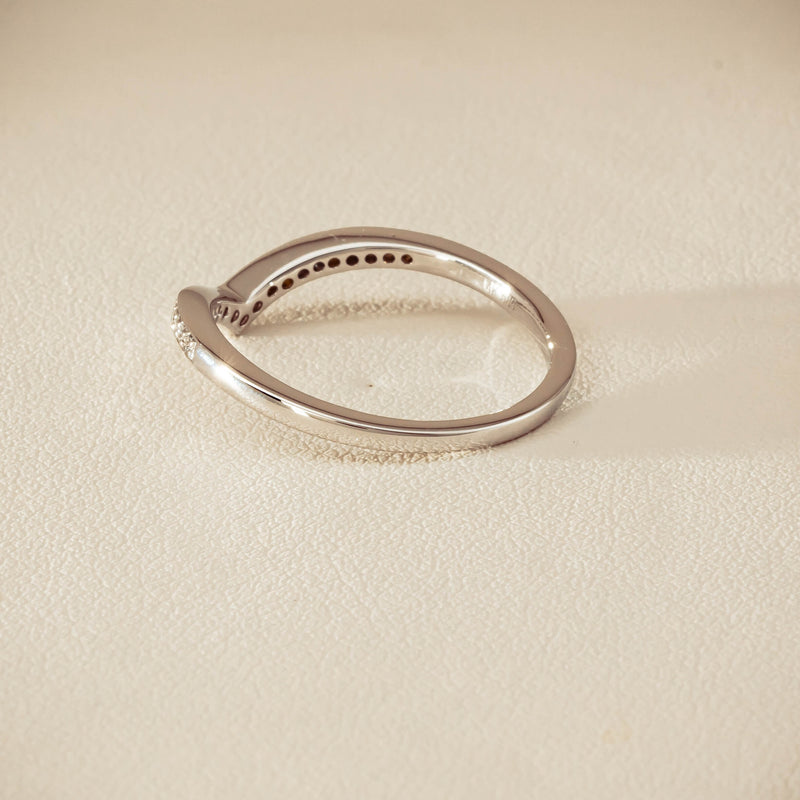 14ct White Gold Diamond Chevron Band