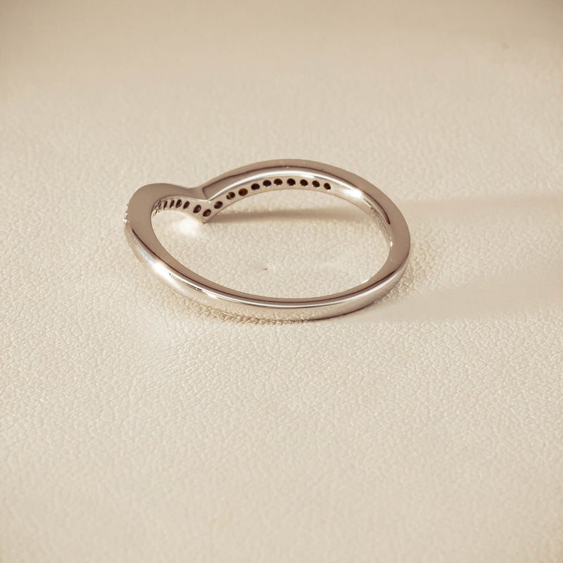 14ct White Gold Diamond Chevron Band