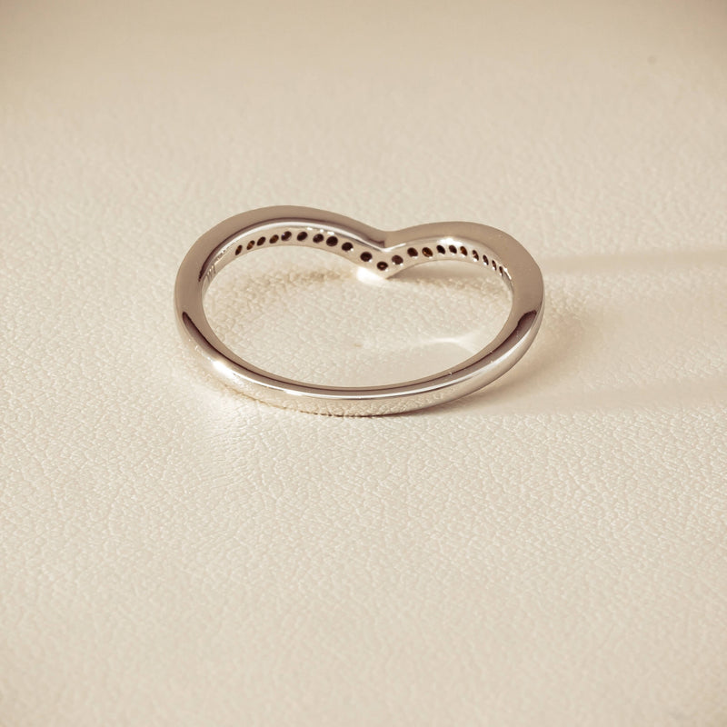 14ct White Gold Diamond Chevron Band