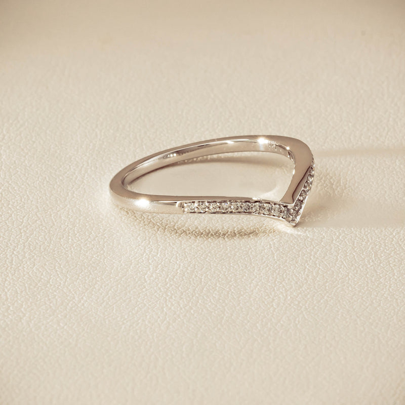 14ct White Gold Diamond Chevron Band