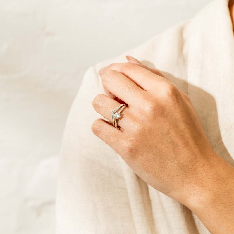 14ct White Gold Diamond Chevron Band