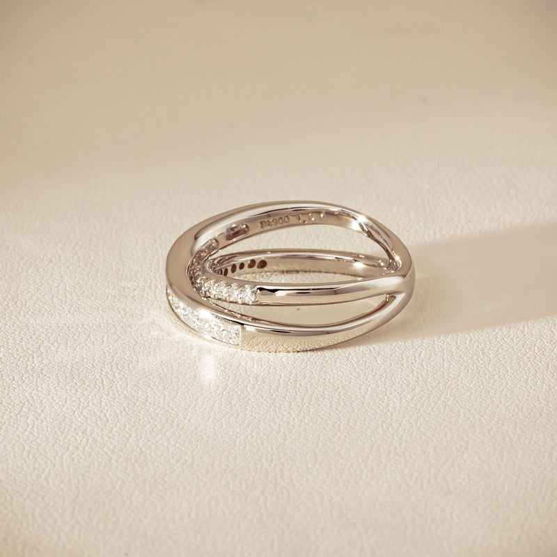 Deja Vu Platinum 1.00ct Diamond Crossover Ring