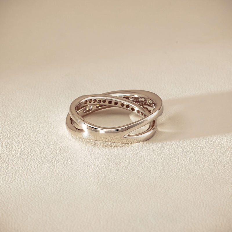 Deja Vu Platinum 1.00ct Diamond Crossover Ring