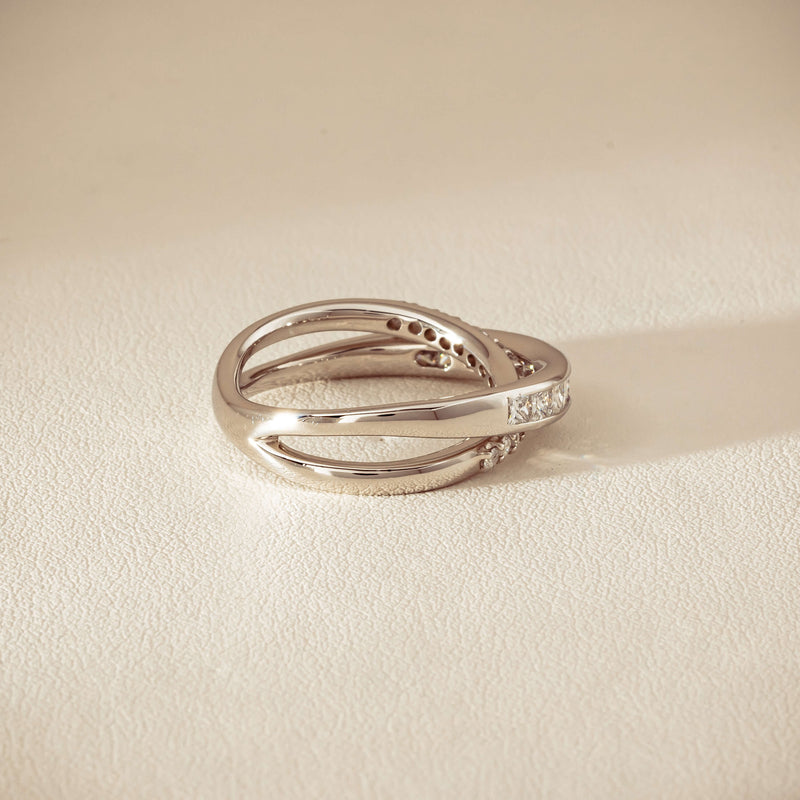 Deja Vu Platinum 1.00ct Diamond Crossover Ring