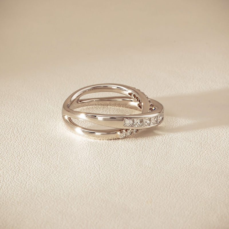 Deja Vu Platinum 1.00ct Diamond Crossover Ring
