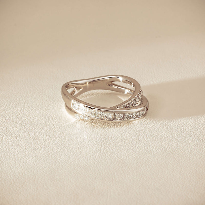 Deja Vu Platinum 1.00ct Diamond Crossover Ring