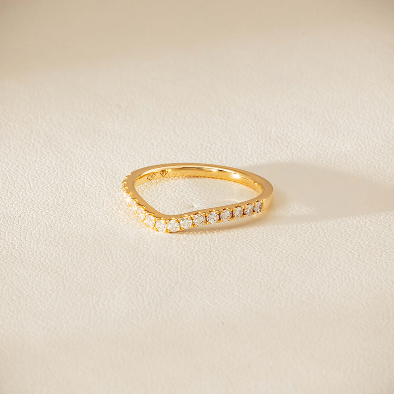 18ct Yellow Gold .30ct Diamond-Set Curved Band