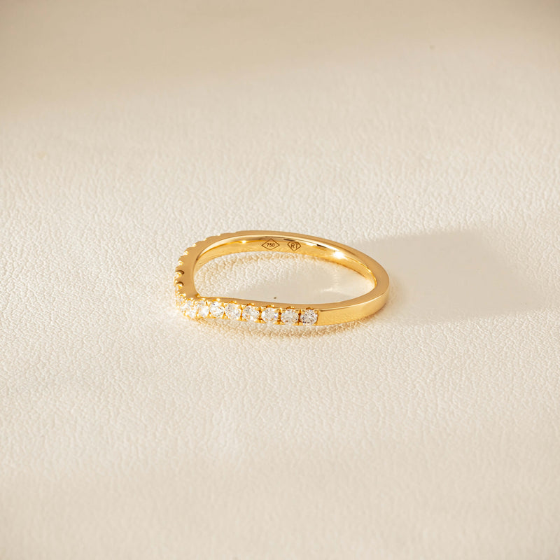 18ct Yellow Gold .30ct Diamond-Set Curved Band