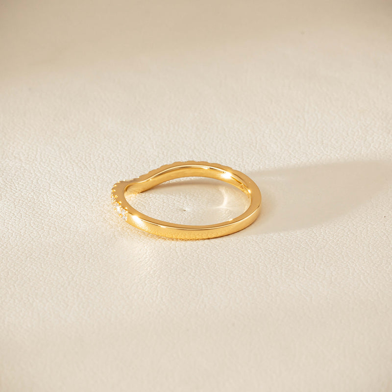 18ct Yellow Gold .30ct Diamond-Set Curved Band