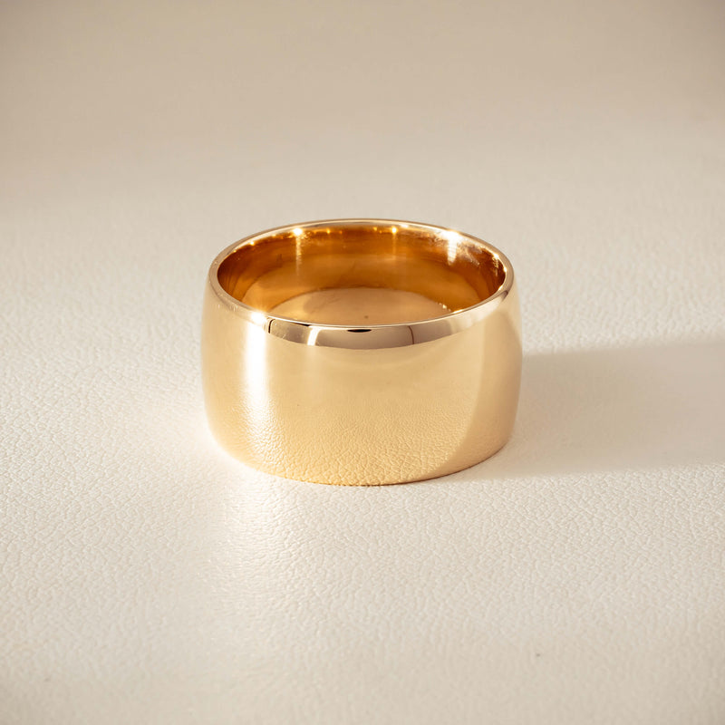Deja Vu 10ct Yellow Gold Comfort Curve Barrel Ring