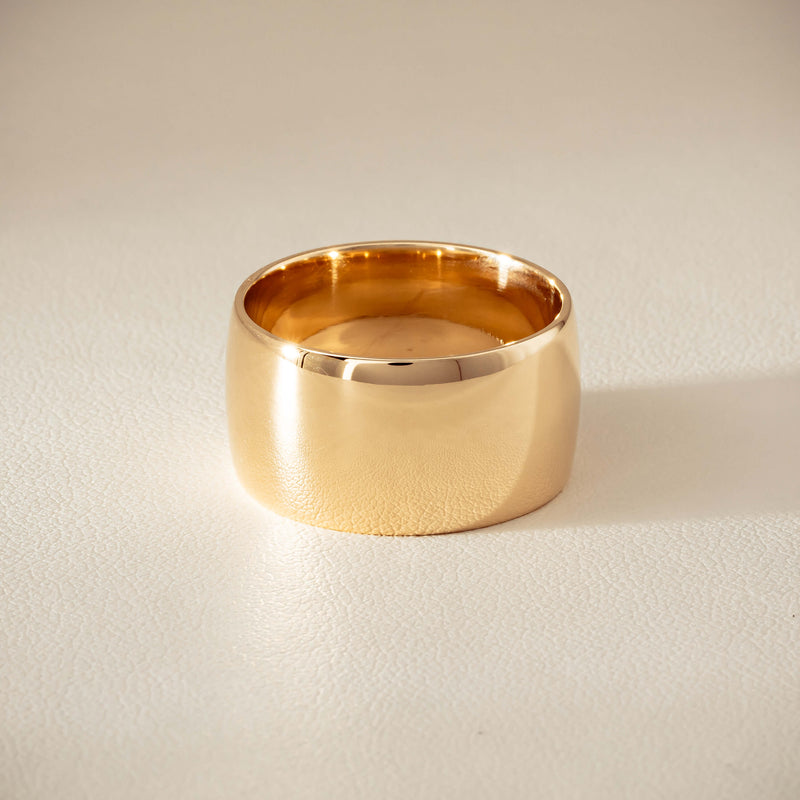 Deja Vu 10ct Yellow Gold Comfort Curve Barrel Ring