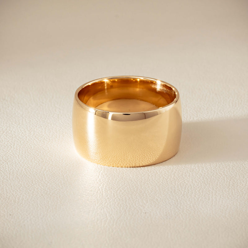 Deja Vu 10ct Yellow Gold Comfort Curve Barrel Ring