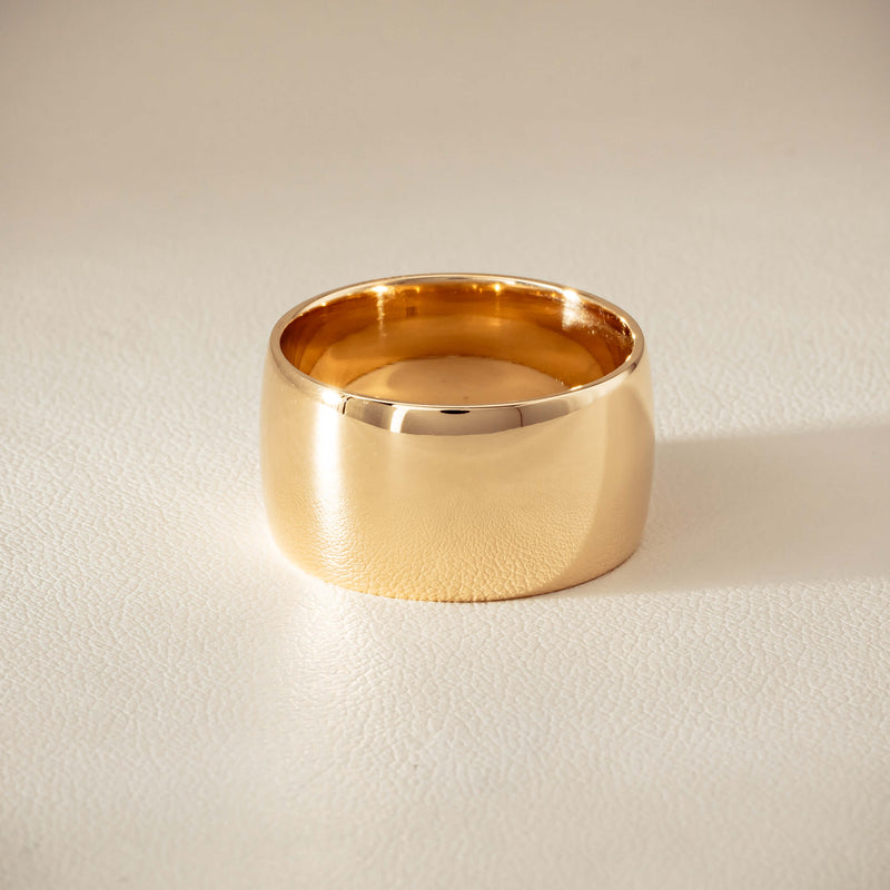 Deja Vu 10ct Yellow Gold Comfort Curve Barrel Ring