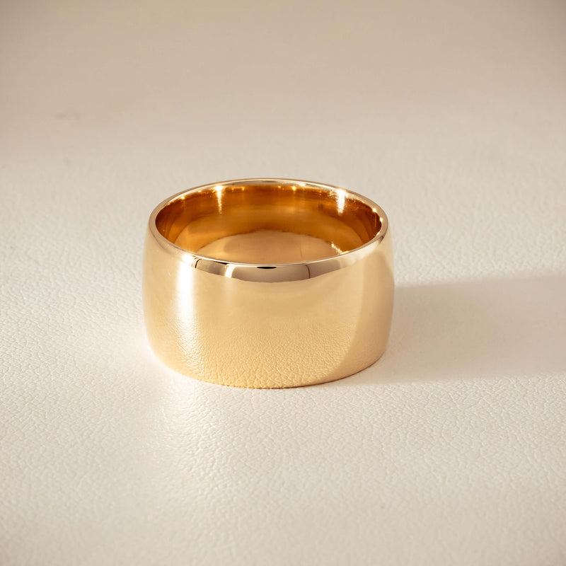 Deja Vu 10ct Yellow Gold Comfort Curve Barrel Ring