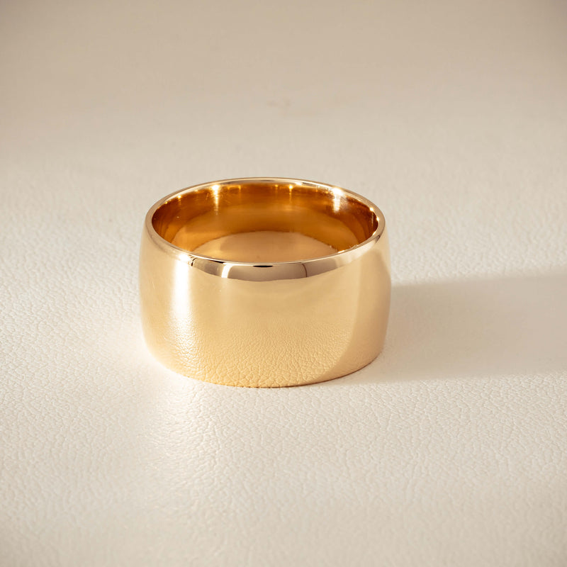 Deja Vu 10ct Yellow Gold Comfort Curve Barrel Ring