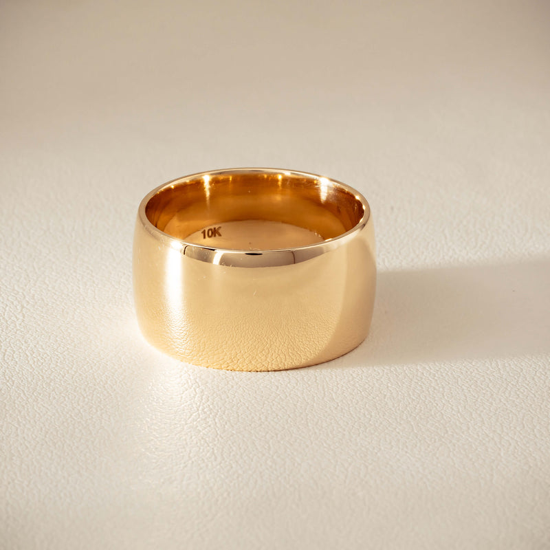 Deja Vu 10ct Yellow Gold Comfort Curve Barrel Ring