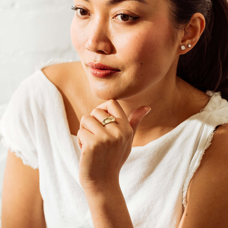 Deja Vu 9ct Bold Twisted Dome Ring