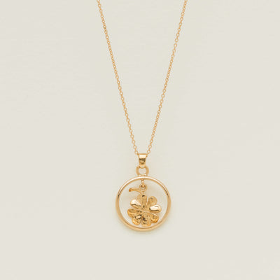 Deja Vu 9ct Yellow Gold Shamrock Pendant with Chain