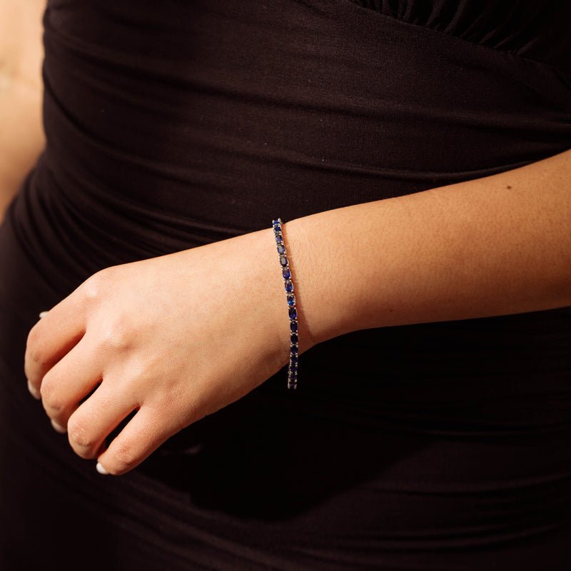 18ct White Gold 9.24ct Oval Sapphire Panorama Bracelet - Bracelet - Walker & Hall