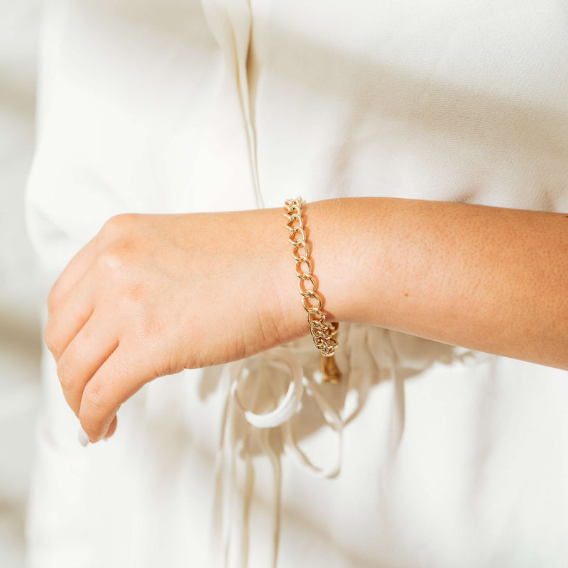Deja Vu 9ct Yellow Gold Curb Link Bracelet - Bracelet - Walker & Hall