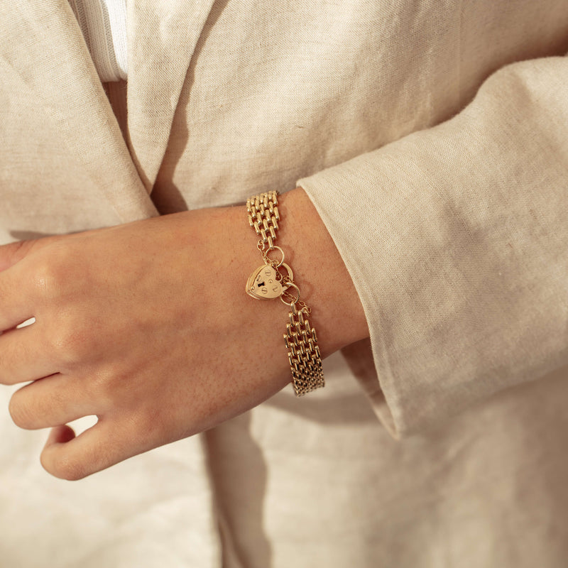 Deja Vu 9ct Yellow Gold Gate Link Bracelet With Flat Heart Padlock - Bracelet - Walker & Hall