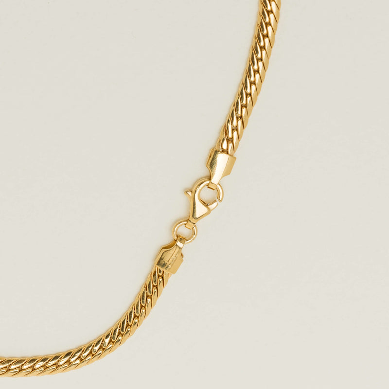 Deja Vu 9ct Yellow Gold Hollow Flat Graduated Necklace