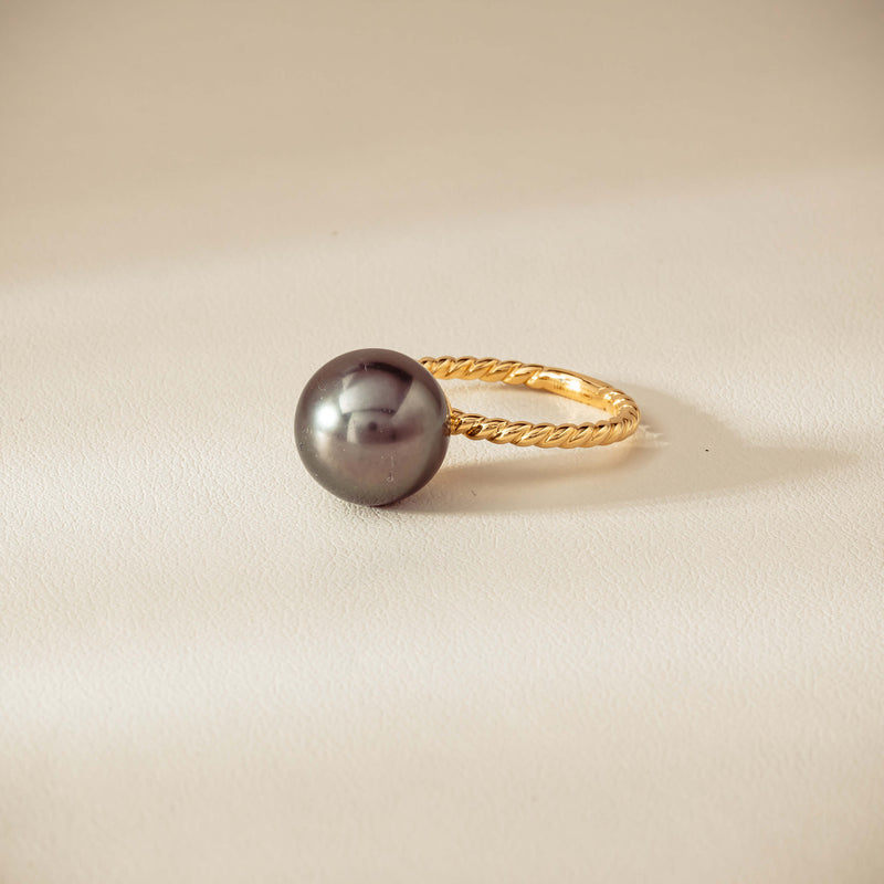 18ct Yellow Gold 12mm Black Pearl Twine Ring - Ring - Walker & Hall