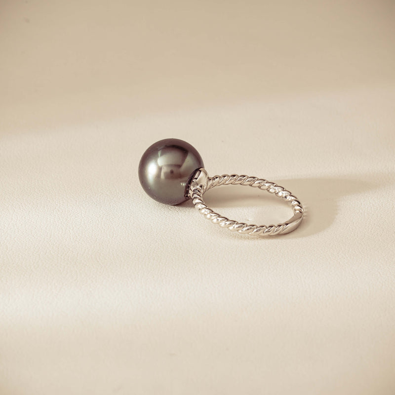 18ct White Gold 12mm Black Pearl Twine Ring - Ring - Walker & Hall
