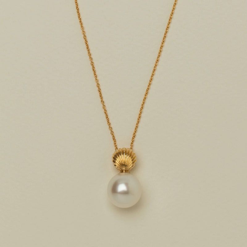 18ct Yellow Gold 12.7mm South Sea Pearl Venus Pendant - Necklace - Walker & Hall